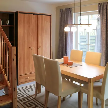 2 Bedroom Amazing Home In Hohenkirchen Feriehus *